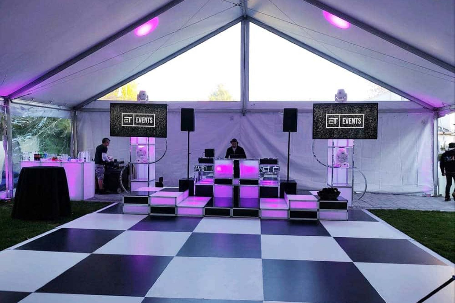Stage Set Ups