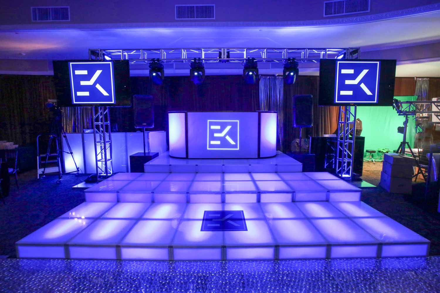 Stage Set Ups